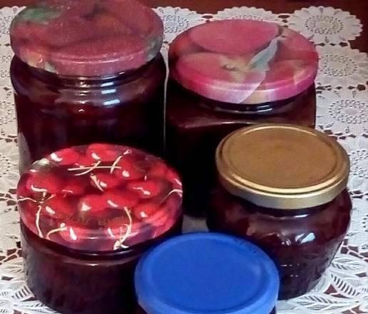 Quick cherry jam with chocolate (with gelatin)