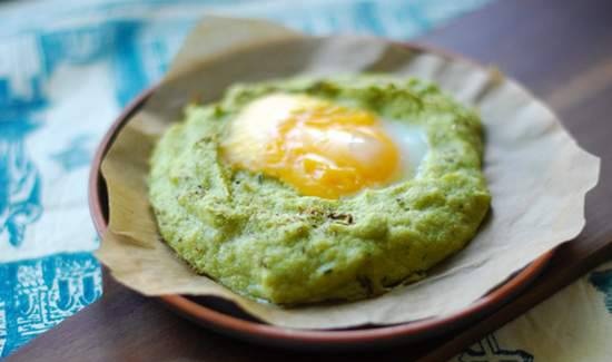 Oven fried eggs with broccoli soufflé