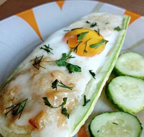 Zucchini baked with egg and cheese