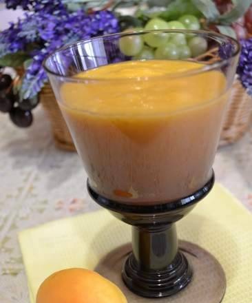 Smoothie "Apricot melon" with coconut milk