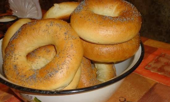 Bagels with poppy seeds (as in childhood)