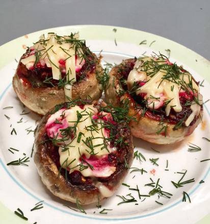 Champignons stuffed with beets for gourmet and more