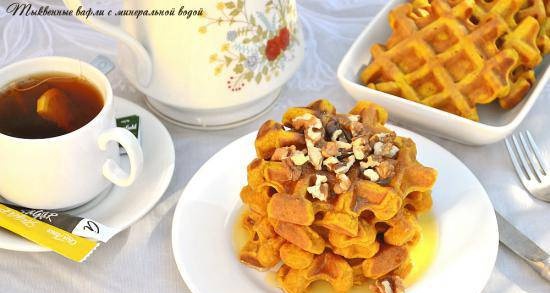 Pumpkin waffles with mineral water