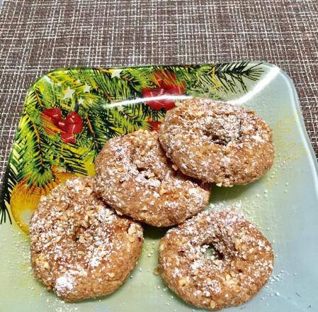 Flourless cottage cheese bagels with bran and nuts