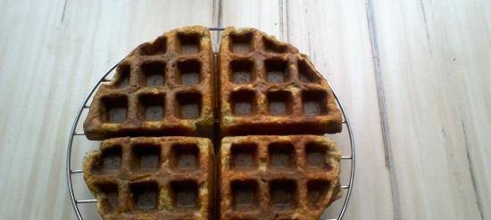 Diet banana waffles on starchless flour