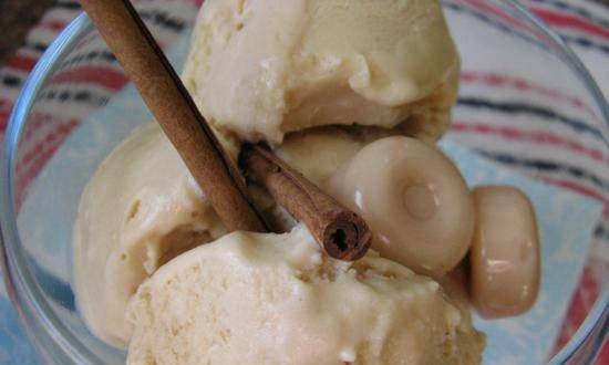 Creme brulee ice cream