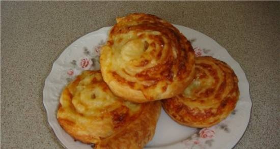 Puff buns with cheese