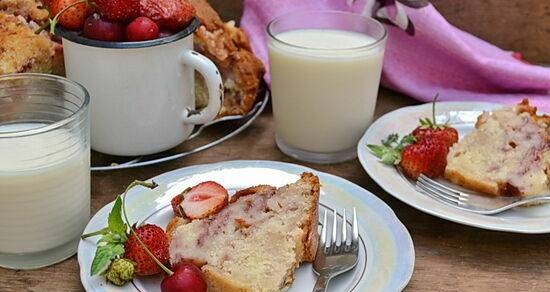 Strawberry yogurt muffin