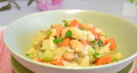 Vegetable ragout with beans in coconut milk