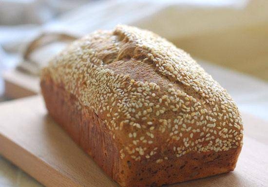 לחם שומשום ללא גלוטן דל פחמימות