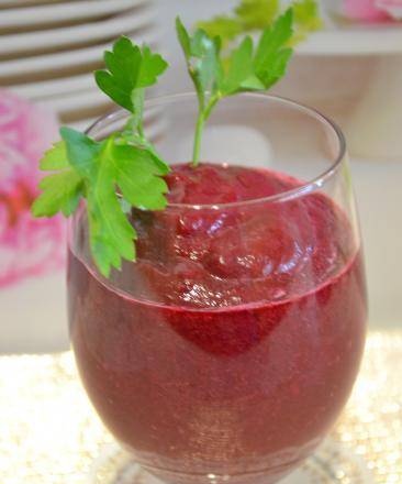 Beetroot smoothie with berries