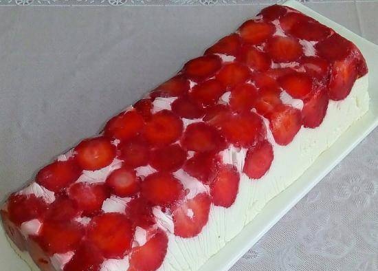 Cake "Strawberry Mood" for a healthy diet