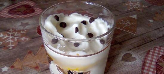 Dessert in a glass with cookies and fruits