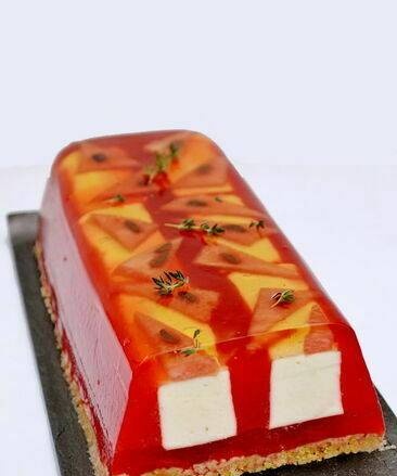 Cheesecake with watermelon jelly without baking