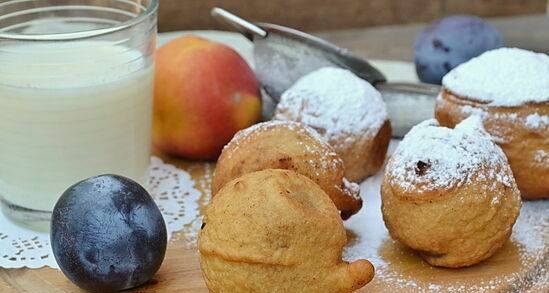 Donuts "Viennese laundresses" (fruit in batter)