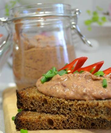 Red bean pate with dried prunes
