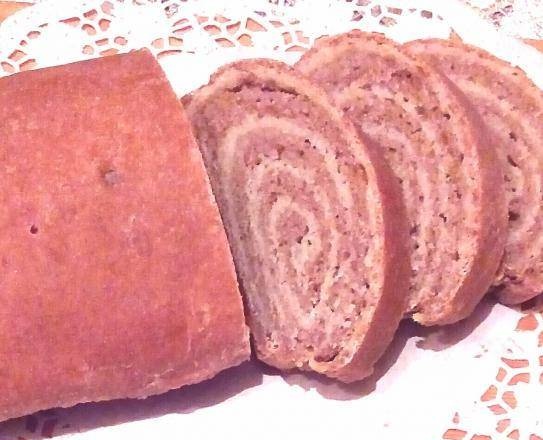 לחם שמרים העשוי משלושה סוגי קמח