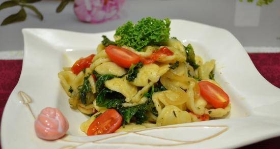 Orecchiette pasta with kale and anchovies