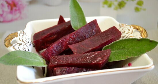 Beets, fermented with curdled milk