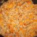 Farinata di grano con cipolle e carote in pentola a pressione Unit
