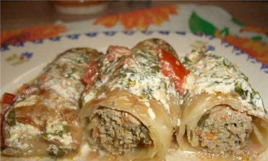 Stuffed cabbage rolls and peppers in sour cream sauce by Admin