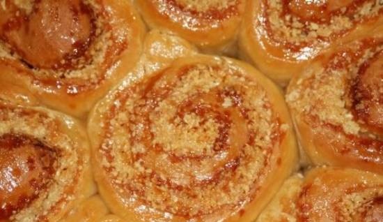 Pie "Almond roses in caramel"