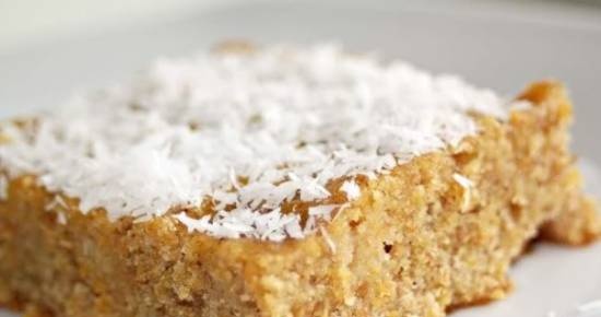 Rye cake with carrots and coconut