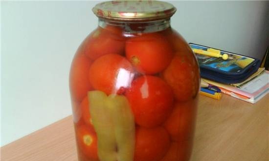 Ingelegde tomaten (voor degenen die niet van pittig houden)