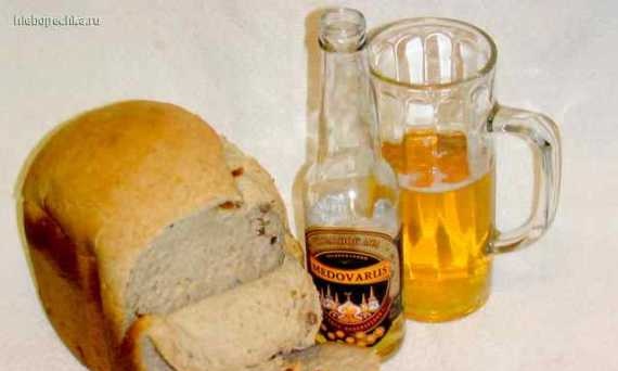 Sweet bread with honey on hop honey in a bread maker