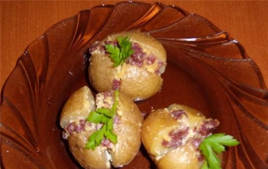 Spicy potatoes baked in the oven