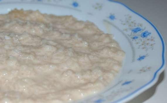 Rice porridge with milk (slug)