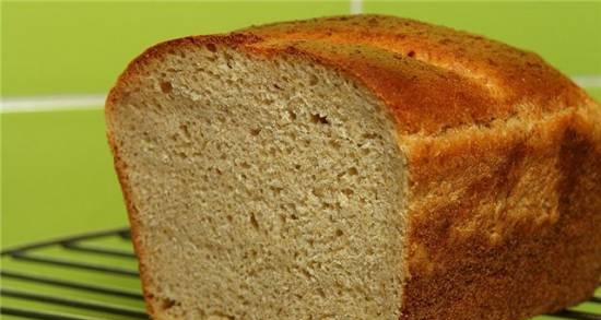 Chleb brunatny z płatkami owsianymi, fermentowany chmiel z serwatką.