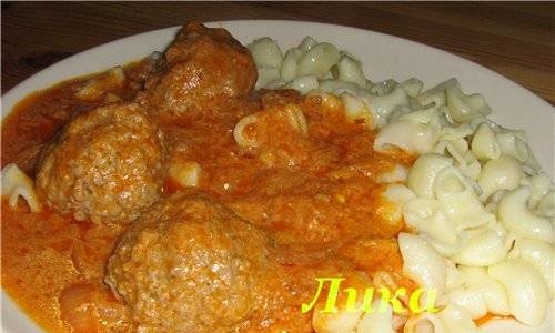 Meatballs in tomato and zucchini gravy (Multicooker)