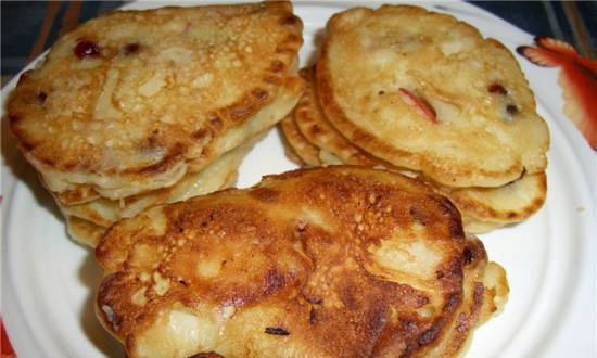 Fritters with apples and "drunken" cranberries on kefir