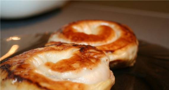 Broodjes of luie dumplings met vlees en vis (Cuckoo 1054)
