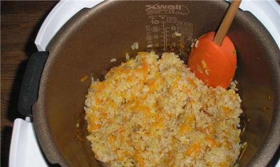 Arroz con zanahorias y cebollas
