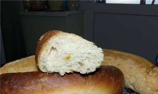 Baguette a lievitazione naturale in una macchina per il pane