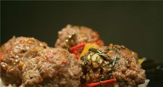 Homemade lecho meatballs