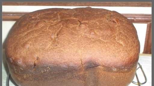 الخبز فقط على دقيق الجاودار (مثل Westphalian) (المؤلف كوش)