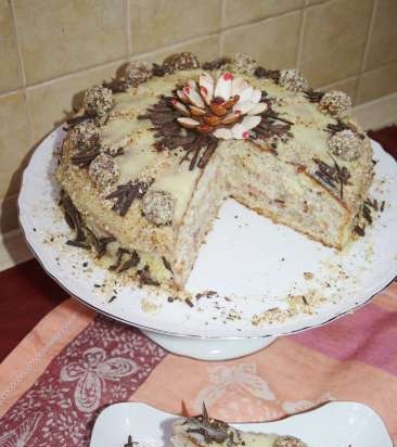 Ciasto lawantowe z orzechami laskowymi