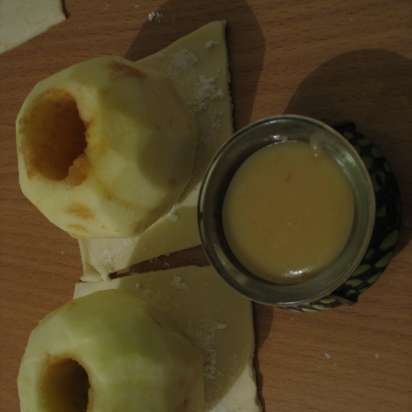 Manzanas en hojaldre con caramelo salado (Bourdelot a la pomme au caramel de beurre aussi douillon)