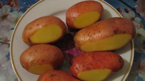 Accordeonaardappel (Hasselback) met knoflook, citroen en rozemarijn
