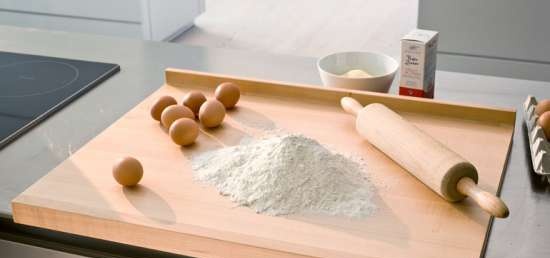 Eszközök és kiegészítők házi tészta készítéséhez