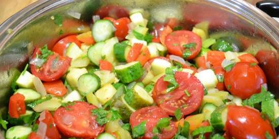 Vegetable salad (canned preparations)