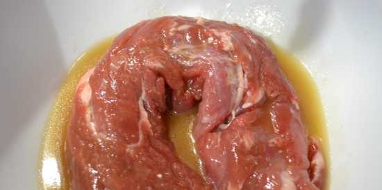 لحم الخنزير المتن مع الخوخ في قدر الضغط أورسون