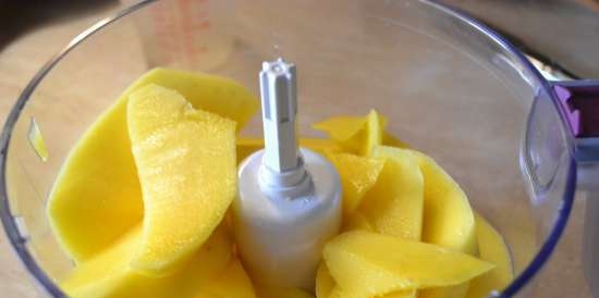 Frittelle di mango con pinoli