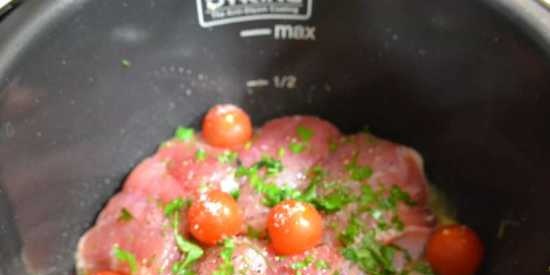 الكارب المطهي مع الطماطم في طباخ Oursson البطيء