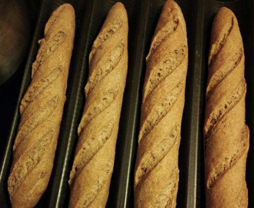 Pane croccante di segale ai semi di lino