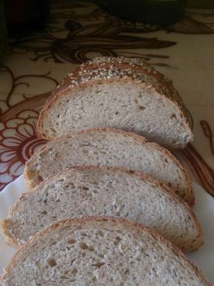 Főzött aromás kenyér teljes kiőrlésű liszttel