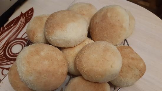 Fülöp-szigeteki Pandesal kenyér burgonya komlóélesztőhöz igazítva